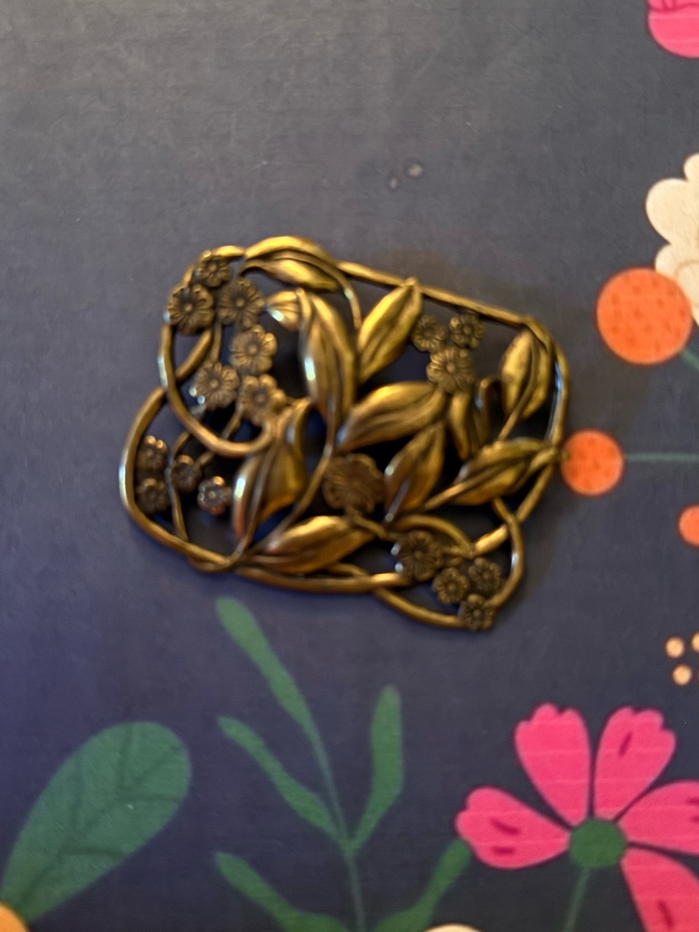 Vintage Floral Filigree Brooch - Bronze Tone